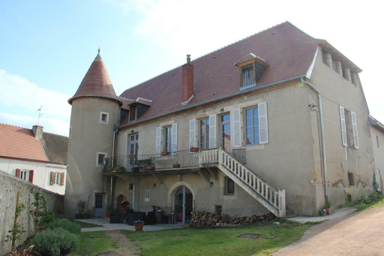 Chateau Besson Bed & Breakfast Montlucon Exterior photo