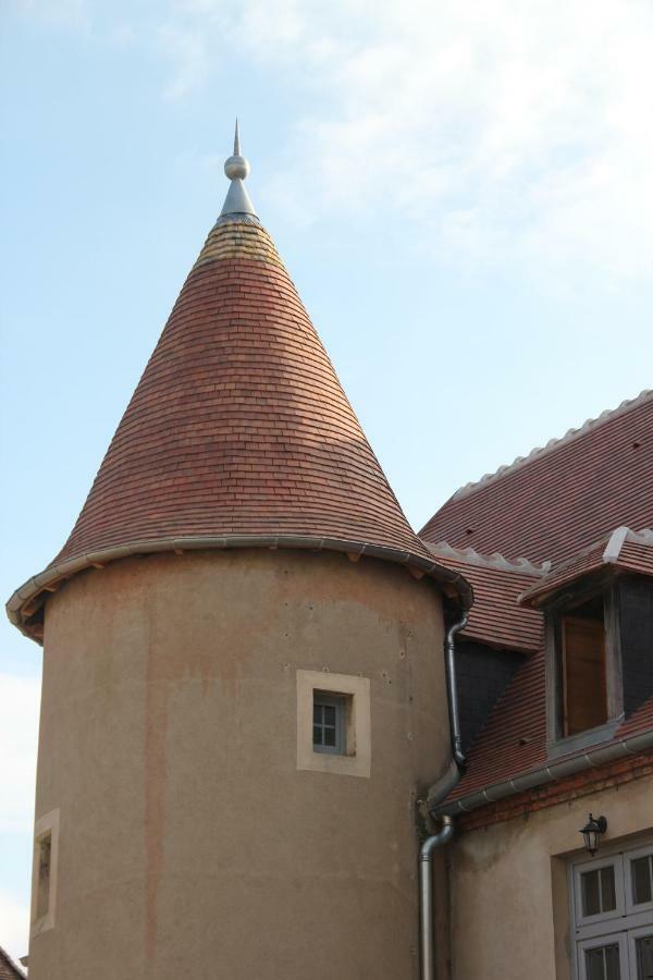 Chateau Besson Bed & Breakfast Montlucon Exterior photo