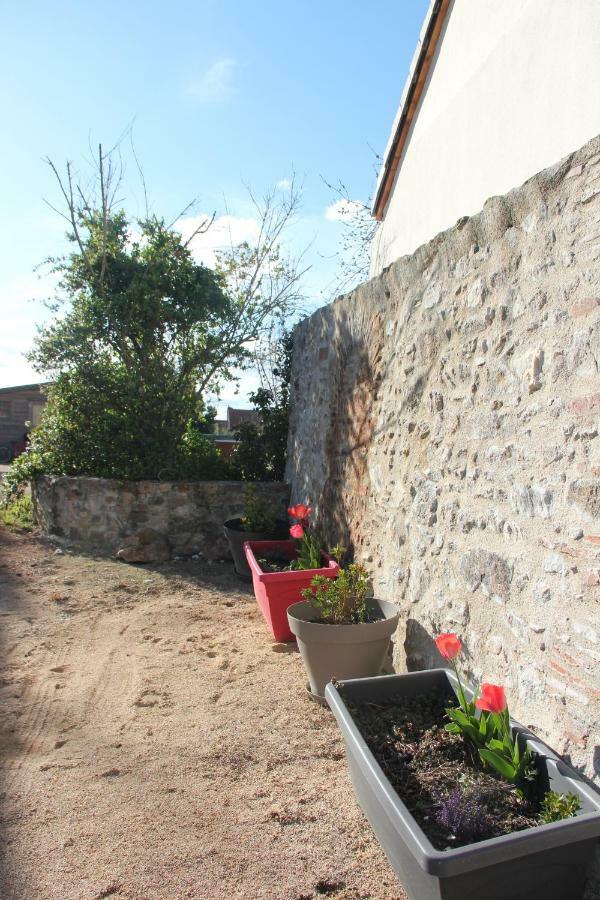 Chateau Besson Bed & Breakfast Montlucon Exterior photo